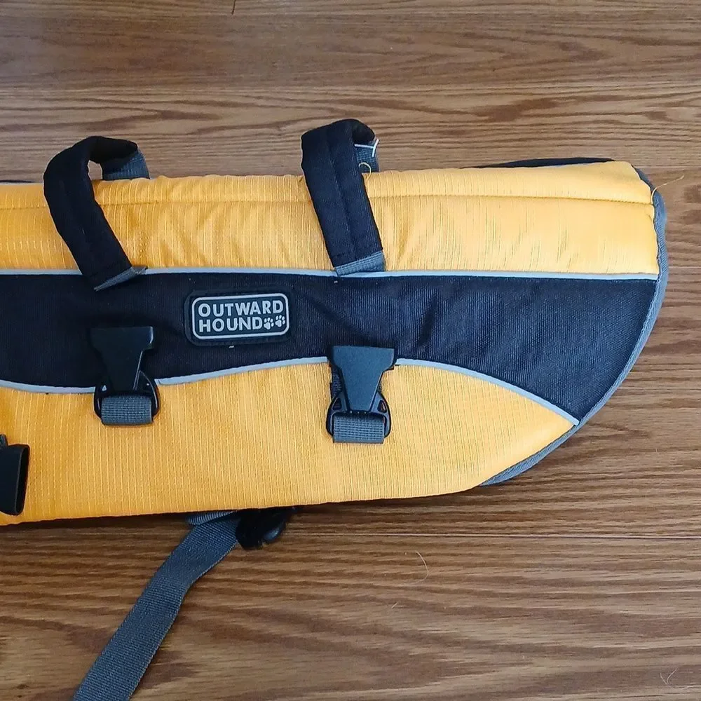 Outward Hound Granby  Life Jacket for Dogs Sz M 30-55lbs Girth 21-27